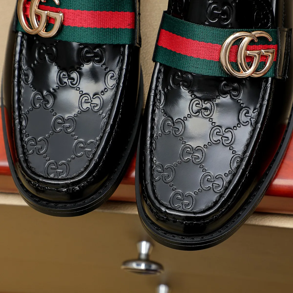 Men's men's shoes💰460💰💰Gucci official website men's business formal leather shoes updated💥Hong Kong counters synchronize new styles💥completely one-to-one replica shipment👍zero gap in counter quality 0⃣️made of imported cowhide on the outside+water-dyed🐂leather lining, color optional! Matching code 38-45